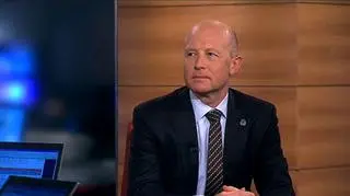 PZU zarobił w 2010 roku więcej niż spodziewał się rynek, ale znacznie mniej niż w 2009 roku. Zysk netto spółki spadł o ponad 35% rdr. - To wina m.in.  opadów śniegu w pierwszym kwartale i powodzi, tłumaczy Andrzej Klesyk, prezes PZU.