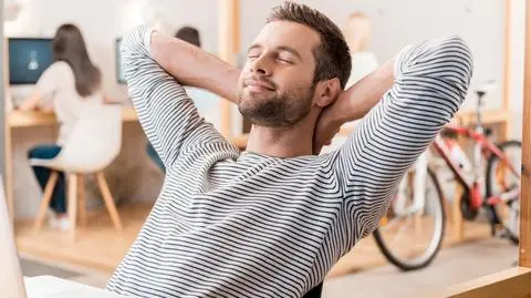 W sektorze publicznym pracuje się krócej, niż w prywatnym