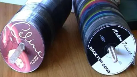 Piraci okradają budżet