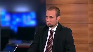 Europejski Bank Centralny musi przekonać inwestorów, że decyzja o skupie obligacji nie wpłynie na wzrost inflacji - uważa główny Ekonomista Ernst & Young Piotr Ciżkowicz. Według agencji Reuters EBC skupuje hiszpańskie i włoskie 5-latki. W reakcji na to mocno urosły rentowności obligacji emitowanych przez Rzym i Madryt oraz tamtejsze giełdy.