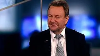 Nie szukamy finansowania w Londynie, plotki o tym to bzdura - powiedział w TVN CNBC Biznes Józef Wojciechowski, szef Rady Nadzorczej J.W. Construction Holding dementuje informacje jakoby spółka miała problemy finansowe i dodaje, że nie wyklucza przejęcia spółki deweloperskiej notowanej na GPW. Branża deweloperska nabiera w końcu właściwej dynamiki. Sprzedaliśmy pięćdziesiąt mieszkań w lutym i myślę że w marcu będzie lepiej - dodał Wojciechowski. Z Józefem Wojciechowskim w programie "Dzień na Rynkach" rozmawiał Mikołaj Kunica.