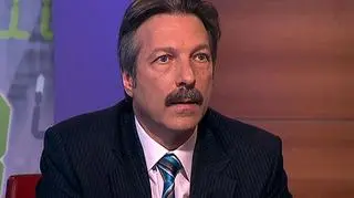 W przypadku zaciągnięcia dużego kredytu w eurowalucie, klient może liczyć na szczególne traktowanie, czyli np. negocjować odsetki, marże. Jak tłumaczy Krzysztof Oppenheim z Oppenheim Enterprise to zależy od progu bezpieczeństwa. W przypadku klientów zamożnych progiem są 3-4 mln zł, a w niektórych przypadkach już nawet 2 mln. 