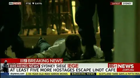 Policja szturmem odbiła kawiarnię w Sydney. Wydanie specjalne w TVN24 Biznes i Świat
