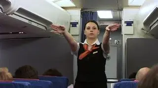 Uwaga pasażerowie LOT-u - w piątek będą kolejne opóźnienia w kursowaniu samolotów. Po wczorajszym porannym strajku personelu naziemnego na lotnisku Okęcie - na jutro strajk zapowiadają stewardessy, które domagają się podwyżek. 