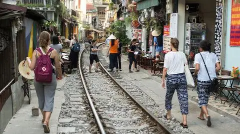 Kawiarnie na słynnej "train street" w Hanoi zostaną zamknięte