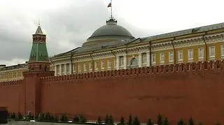 Główny indeks moskiewskiej giełdy stracił dzisiaj pięć i pół procent po tym, jak premier Rosji Władimir Putin skrytykował działalność spółki węglowej Mechel, a brytyjski prezes TNK BP opuścił Rosję, aby zarządzać koncernem zza granicy. 