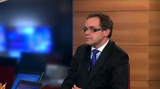 Dr. Kalliwoda Research rekomenduje kupowanie akcji Polmedu i wycenia jeden walor na 3,11 zł. Dodatkowo analitycy prognozują też wzrost zysku netto w tym roku do 3,1 mln zł z 2,2 mln zł w 2011 roku przy przychodach na poziomie 45,5 mln zł. W roku 2011 firma pokazała niższe zyski i niższe marże, ale zarząd tłumaczy to kosztami poniesionymi w związku z otwieraniem nowych placówek. Między innymi te informacje komentuje w Dniu na Rynkach prezes Szubert.
