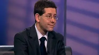 FED podniósł stopę dyskontową do 0,75% z 0,5%. Czy to znak dla strefy euro, że Amerykanie wieszczą koniec kryzysu? Ekonomiści spierają się o przyszłość strefy euro - jedni uważają że kryzys ją wzmocni, inni że rozbije. Na temat sytuacji w Eurolandzie z Robertem Stankiewiczem w programie "Pieniądze od rana" rozmawiał Cezary Wójcik, Katedra Finansów Międzynarodowych SGH.