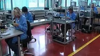 Pakiet antykryzysowy wciąż dyskutowany. Chociaż jego największą zaletą byłoby przede wszystkim wejście w życie już jakiś czas temu, to wciąż nie wiadomo kiedy dokładnie pracodawcy i pracownicy będą mogli z nowych, elastycznych rozwiązań korzystać. 