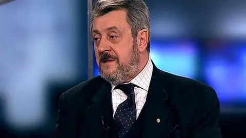 Ministerstwo zdrowia po raz kolejny podchodzi do reformy ustawy o zawodzie lekarza. Efektem zmian ma być większa ilość młodych lekarzy na rynku pracy, dzięki likwidacji stażu podyplomowego, szybszej specjalizacji i egzaminowi. Studenci medycyny drżą na myśl o odbywaniu stażu w trakcie studiów. Pomysł nie podoba się również Naczelnej Radzie Lekarskiej. O zdanie w tej debacie spytaliśmy dr Dariusza Sartiego, eksperta ds. medycznych KPP.