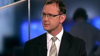 Limity na zakup akcji największego polskiego ubezpieczyciela sprawiają, że IPO PZU skierowane jest tak naprawdę do drobnych inwestorów. Prezes zarządu BTFG Adam Ruciński przekonuje w programie "90 minut", że tak zaplanowany debiut pozwoli Skarbowi Państwa zachować kontrolę nad spółką. Jego zdaniem taki sposób prywatyzacji PZU ma również znaczenie wizerunkowe.