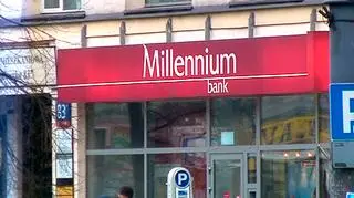 Urząd Ochrony Konkurencji i Konsumentów przygotowuje raport dotyczący spreadów bankowych. Dokument będzie gotowy już pod koniec sierpnia. - Nie kwestionujemy wysokości spreadów, ale zasady jego naliczania - wyjaśniła w TVN CNBC Biznes prezes UOKiK, Małgorzata Krasnodębska-Tomkiel. Dodała, że klauzula spreadowa jest potrzebna, by Urząd mógł podejmować działania administracyjne przeciwko bankom.