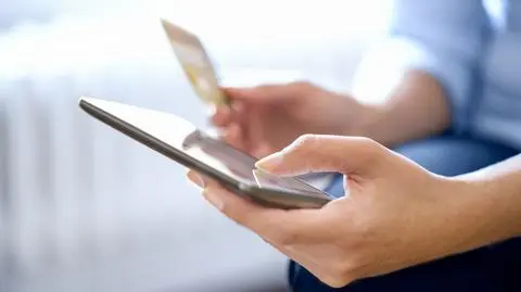 Podmiana karty SIM, potem kradzież. Jak nie dać się oszustom?