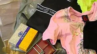 Wakacyjna podróż po krajach Europy Zachodniej to nie sejmowe korytarze. Więc jeśli ruszasz na wycieczkę po UE z podróbką torebki Chanel pod pachą i w podróbce koszuli Lacoste - uważaj, bo francuscy celnicy rozbiorą cię, zabiorą torebkę i wlepią mandat. To samo może spotkać Cię we Włoszech. Co ma jednak zrobić konsument, który kupił podróbkę w przekonaniu, że to produkt markowy, a potem musi za to płacić nerwami i mandatem?