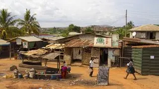 Nigeria oficjalnie wkroczyła właśnie w recesję, a Południowa Afryka cudem uniknęła zapaści.