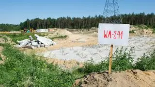 08.06| Rozmowy ze stroną chińską w sprawie A2 wciąż trwają - poinformował dziś rano rzecznik ministerstwa infrastruktury Mikołaj Karpiński. Mają one dać odpowiedź, czy konsorcjum COVEC jest w stanie kontynuować budowę autostrady.