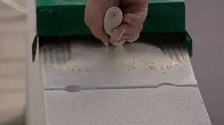 Na trudniejsze czasy - wspólne spotkanie przedstawicieli branży budowlanej. Z jednej strony producenci, a z drugiej hurtownicy i sprzedawcy, ale na pewno nie po dwóch stronach barykady. Zarówno jednym jak i drugim zależy, aby poprawić kiepską ostatnio koniunkturę w budownictwie, od której zależą zyski wszystkich. 