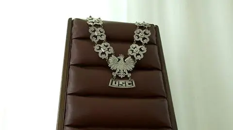 Łańcuchy dla kierowników urzędów stanu cywilnego idą do kosza