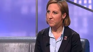 Pracownik to też człowiek. Wbrew pozorom podwyżka, służbowy samochód czy komórka nie są  dla niego ważniejsze od swobodnego łącznia pracy z życiem rodzinnym. To wynika z badań przyznaje Katarzyna Żmijewska, starsza konsultantka Great Place to Work Institute Polska, która radzi jak być dobrym szefem i jednocześnie zwiększać wydajność swoich pracowników.