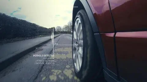 Jaguar testuje system, który ostrzega przed dziurami