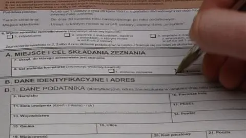 Wypełnianie zeznań rocznych do dziecinnie prostych nie należy. Potwierdzają to błędy popełniane przez podatników - mylone są adresy zameldowania i zamieszkania, stare i nowe formularze, zakres ulg rodzinnych, ulgi internetowe. Kolejny duży problem to przekazywanie - na nowych zasadach - 1 procenta podatku na rzecz organizacji pożytku publicznego. A błędy w zeznaniach trzeba poprawić, bo inaczej czeka nas postępowanie karno-skarbowe...