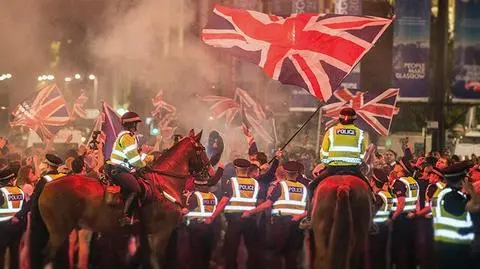  "Histeryczna aura wokół Brexitu trwa"