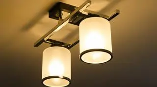 "SZ": producenci żarówek oszukują w sprawie ich wydajności