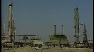 Polskie kontakty gospodarcze z Irakiem praktycznie ustały, choć wcześniej było nawet sporo wizyt i politycznych deklaracji współpracy. Ale mimo wojskowej obecności teraz niebezpieczeństwo jest tak duże, że polskie firmy nawet nie wystartowały w ostatnim przetargu na koncesje na wydobycie ropy.