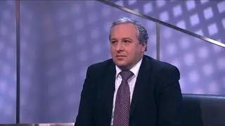 Apteki protestują przeciwko nowemu prawu. Od pierwszego stycznia wchodzą w życie przepisy ustawy, która wprowadza zakaz reklamy aptek i ich działalności. Organizacje zrzeszające przedsiębiorców branżowych twierdzą, że przepisy są niezgodne z prawem i chcą skierować sprawę do Trybunału Konstytucyjnego. Jakimi argumentami się kierują, tłumaczył Artur Dżagarow, prezes Związku Pracodawców Aptecznych PharmaNET, prezes zarządu Super-Pharm.