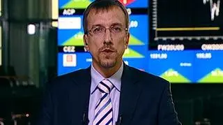 Zanim kupisz jednostki uczestnictwa funduszy inwestycyjnych - rozwiążesz test z wiedzy o inwestowaniu. Firmy doradztwa finansowego sprawdzają co wiemy na ten temat i na jakie ryzyko jesteśmy gotowi wystawić nasze oszczędności. Taki wymóg wprowadza rozporządzenie ministra finansów, dostosowujące nasz rynek do Unijnej dyrektywy MIFID. Z Maciejem Kurzajewskim z Departamentu Usług Finansowych, Licencjonowania i Nadzoru Funkcjonalnego KNF w programie "Biznes Lunch" rozmawiał Rafał Wojda.