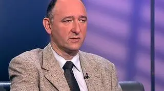 Decyzja miała już być, ale niewykluczone, że poczekamy na nią aż do września, a nawet października. Prezes Urzędu KOmunikacji Elektronicznej Anna Streżyńska, miała zdecydować o losach podziału narodowego operatora na część hurtową i detaliczną. TP SA od początku sprzeciwiała się takiemu rozwiązaniu i przygotowała własne - kartę równoważności. Czym różnią się te rozwiązania, i co oznaczają dla rynku? O tym rozmawialiśmy z naszym gościem Emilem Knarzewskim partnerem zarządzającym Audytel. 