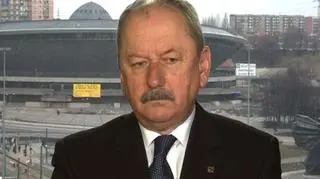 Zysk netto Elektrobudowy ma wynieść 48 mln złotych w tym roku, czyli o około 12 mln mniej niż ten, który udało się wypracować spółce w 2008 roku. Przychody natomiast mają być na zbliżonym poziomie - 405 mln złotych. Na ile konserwatywna jest ta prognoza? Prezes Elektrobudowy w TVN CNBC Biznes powiedział, że z perspektywy dzisiejszego dnia jest to możliwe do wykonania. Jednak będzie wymagało to ciężkiej pracy - dodał Jacek Faltynowicz. Z prezesem spółki w magazynie "Dzień na rynkach" rozmawiał Mikołaj Kunica. 