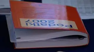Dziś do 18.00-stej trzeba złożyć zeznanie podatkowe w Urzędzie Skarbowym lub wysłać je pocztą do północy. A o tym, co należy zrobić, jeśli w rozliczeniu popełniliśmy błąd i chcemy złożyć korektę zeznania, opowie Beata Kuszewska, doradca podatkowy
