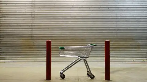 Tesco wystawiło na sprzedaż dziewięć nieruchomości