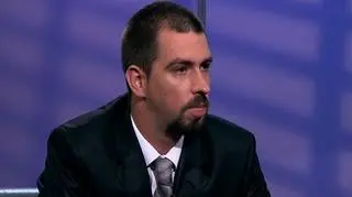 Dopiero po ukończeniu przez nasze dziecko 13 roku życia, możemy założyć mu konto. Wcześniej możemy wyposażyć je np. w kartę pre-paid. Zanim jednak pojedzie z nią na kolonie, sprawdźmy czy na miejscu będzie mogło z niej korzystać, mówi Michał Kryński, analityk Bankier.pl.