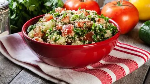 Jedną z najbardziej charakterystycznych potraw kuchni libańskiej jest sałatka tabbouleh