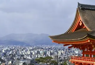 Turyści rezygnują z Japonii, linie odwołują loty