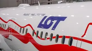 Biało-czerwony Dreamliner upamiętnia 100-lecie niepodległości