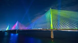 Budowę mostu rozpoczęto w 2011 roku