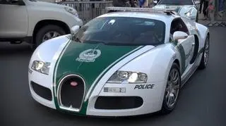 Bugati Veyron ściga piratów drogowych w Zjednoczonych Emiratach Arabskich.jpg