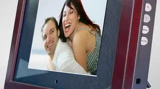 Cyfrowa ramka może być dobrym prezentem dla zakochanych 