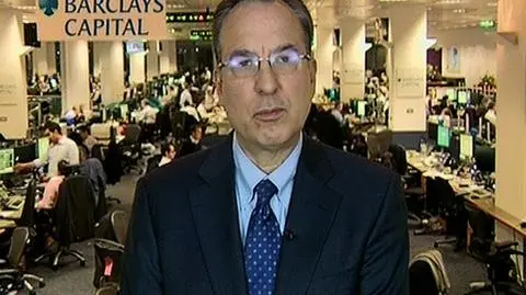 Deficyt finansów publicznych w 2011 roku w Polsce wyniesie 6,5% wobec 7,9% w 2011 r., twierdzi Daniel Hewitt, starszy ekonomista Barclays Capital. Jego zdaniem wzrost PKB wyniesie 4%, a inflacja na koniec 3%.
