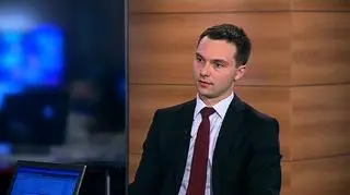 KBC podniósł rekomendację dla spółki Dom Development do "kupuj" z "trzymaj", jednocześnie windując cenę docelową do 56,5 zł za akcję. Jak eksperci postrzegają pozostałe spółki deweloperskie notowane na GPW? Kondycję polskiego rynku nieruchomości w TVN CNBC oceniał Cezary Bernatek, analityk KBC Securities.