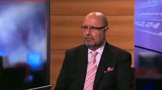 Ruszyło z dwudniowym poślizgiem ale juz działa: e-myto, które zbiera opłaty za przejazd ciężarówek i autobusów po polskich drogach. Z ponad 430 bramownic zainstalowana na razie 200 urządzeń - poinformowała firma Kapsch, która zajmuje się wdrażaniem systemu. Gościem Roberta Stankiewicza był Marek Cywiński, dyrektor zarządzający firmy Kapsch.
