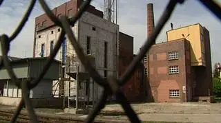 Największy od 2001-ego roku przyrost nowozarejestrowanych bezrobotnych. Tylko w marcu liczba osób bez pracy w całym kraju przekroczyła milion siedemsetpięćdziesiąt tysięcy. A to nie koniec, bo ponad 400 firm już zadeklarowało, że będzie redukować zatrudnienie. Jak bardzo i czy są przedsiębiorcy, którzy chcą zatrudniać...