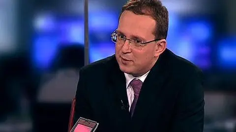 Mroźna i trwająca aż do połowy marca zima spowodowała przeniesienie popytu wiosennego na kwiecień i słabsze wyniki pierwszego kwartału spółki NG2. Jednak już w kwietniu nastąpiła prawdziwa eksplozja popytu. Spółka podtrzymuje swoja strategię rozwoju organicznego i w 2009r. planuje powiększyć ilość punktów sprzedaży o minimum 132. Raczej nie planuje przejęć i akwizycji. Gościem Mikołaja Kunicy w programie "Rynki Dnia" był Piotr Nowjalis, wiceprezes NG2. 