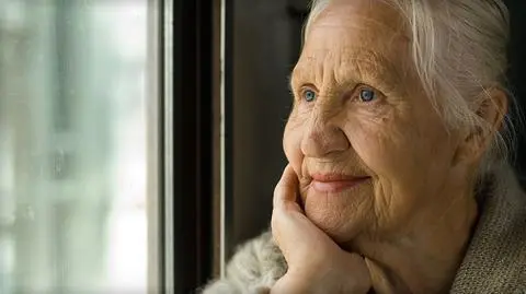 Obecnie wiek emerytalny wynosi 67 lat niezależnie od płci - podnoszony jest stopniowo