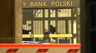 Prezes wzywa - prezesi przybywają. Szef Narodowego Banku Polskiego - Sławomir Skrzypek zaprosił na spotkanie zarządzających największymi polskimi bankami. Tradycyjnie była dyskusja - i tradycyjnie brak konkretów. Dlaczego i kiedy w końcu pojawią się działania wspierające akcję kredytową?