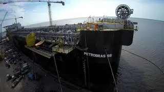 Koncern naftowy Petrobras zajmuje się wydobyciem ropy naftowej i gazu ziemnego