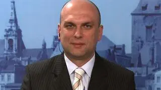 W pierwszym kwartale spółka zajmująca się internetową sprzedażą części samochodowych nieznacznie poprawiła przychody, z 15,6 mln zł do 16,4 mln zł. Na poziomie wyników widać jednak znaczące pogorszenie. Oponeo.pl miało w I kw. 0,29 mln zł straty. Kiepskie wyniki Oponeo odzwierciedlają spowolnienie w branży e-commerce. Ale w II kwartale może dojść do odbicia. Gościem Mikołaja Kunicy w Dniu na Rynkach był Dariusz Topolewski, prezes Oponeo.pl.